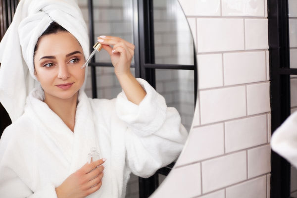 How to Use a Face Serum for Wrinkles Effectively